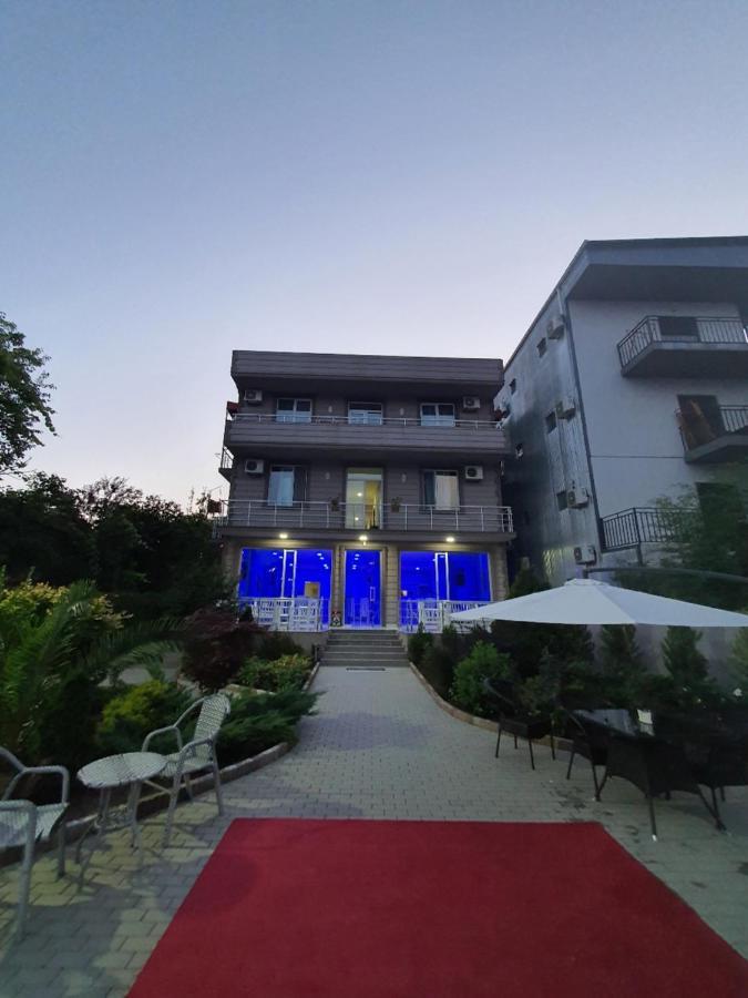 Nica Hotel Kobuleti Ngoại thất bức ảnh