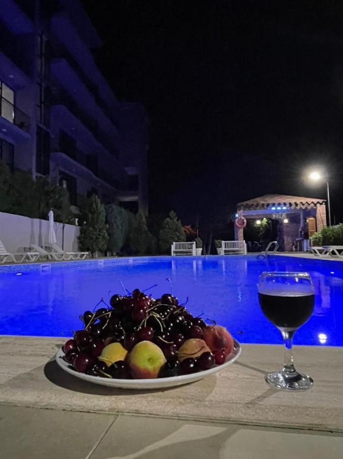 Nica Hotel Kobuleti Ngoại thất bức ảnh