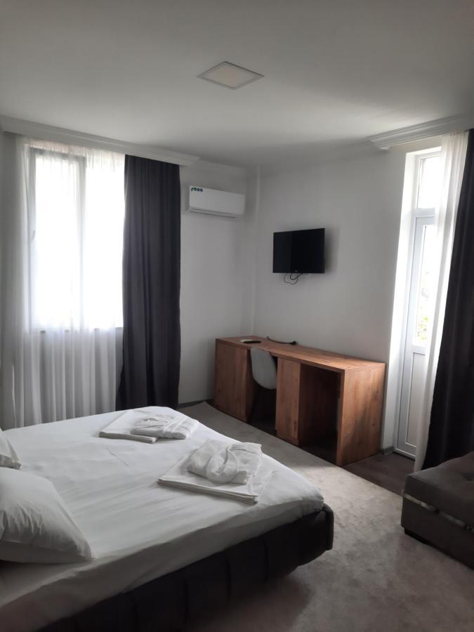 Nica Hotel Kobuleti Ngoại thất bức ảnh