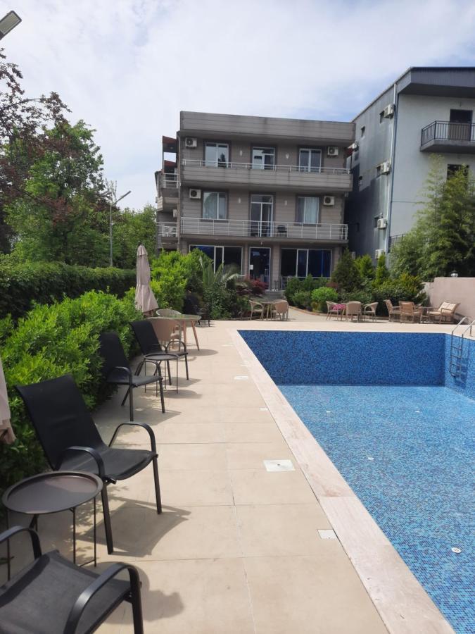 Nica Hotel Kobuleti Ngoại thất bức ảnh
