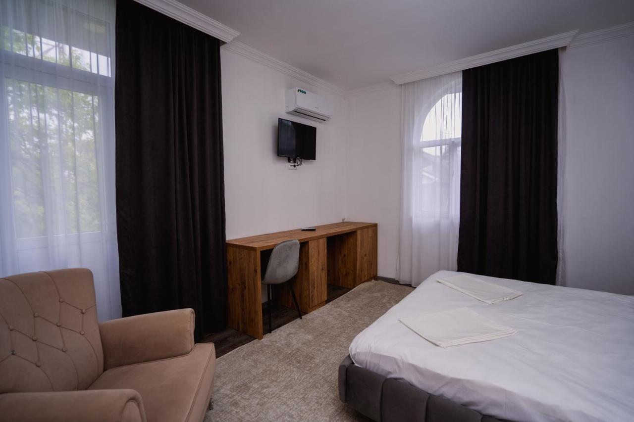 Nica Hotel Kobuleti Ngoại thất bức ảnh
