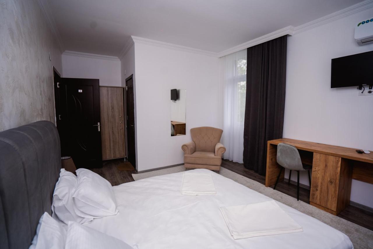 Nica Hotel Kobuleti Ngoại thất bức ảnh