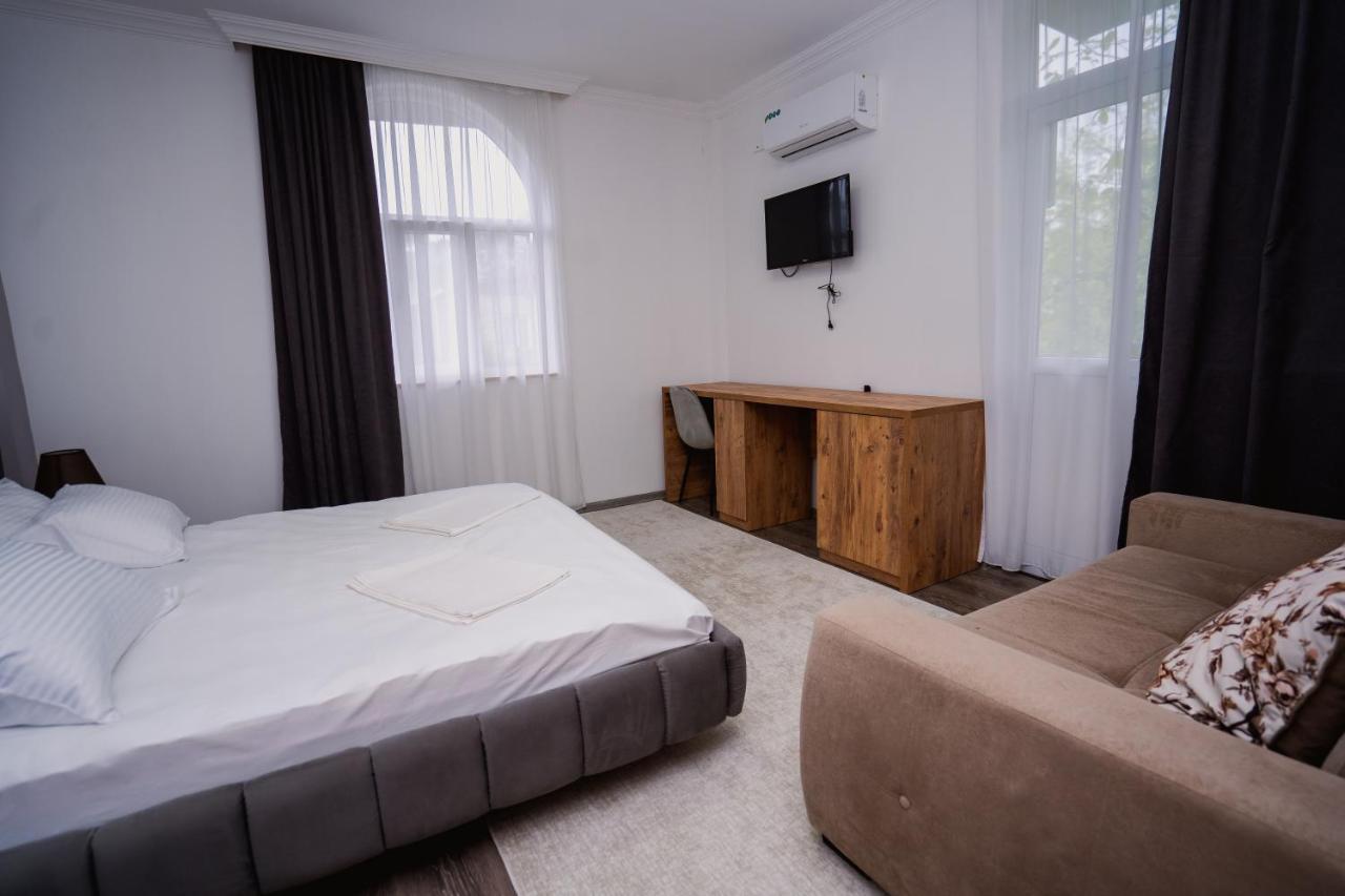 Nica Hotel Kobuleti Ngoại thất bức ảnh