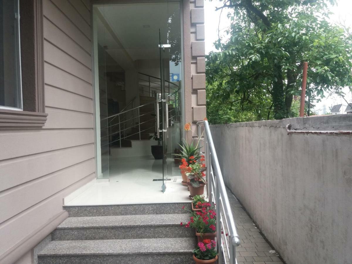 Nica Hotel Kobuleti Ngoại thất bức ảnh